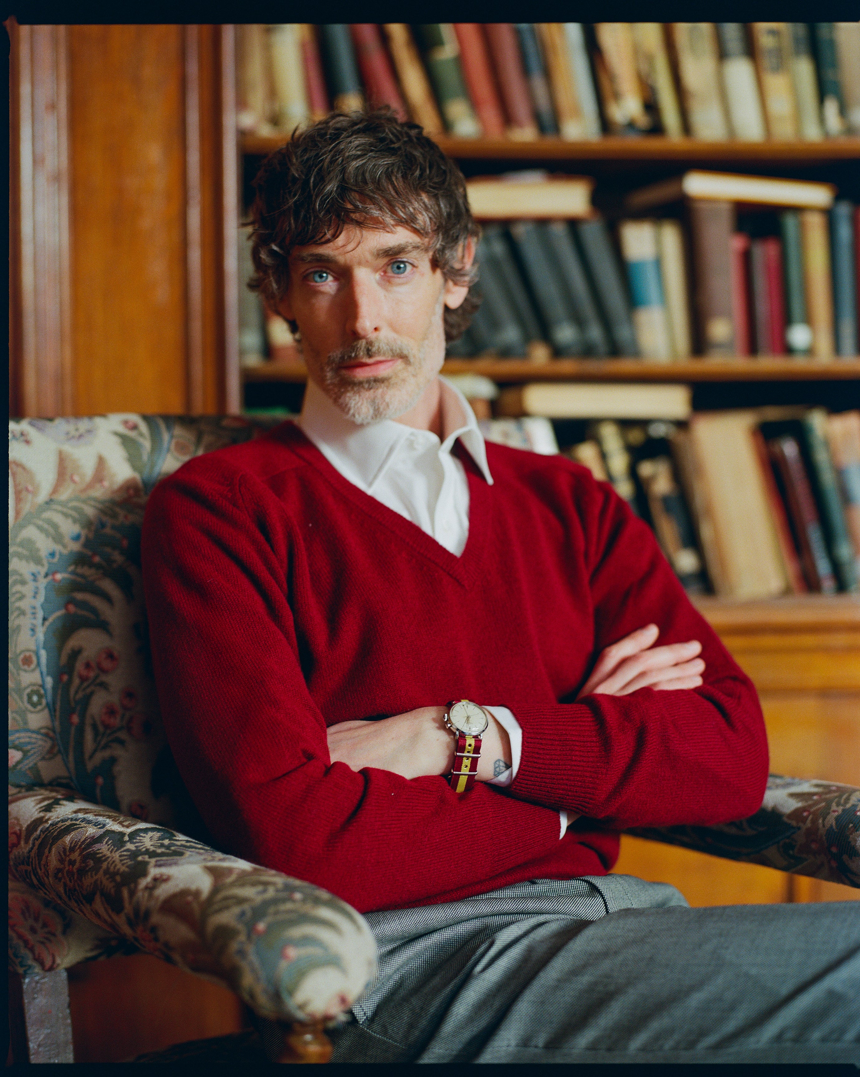 Made-in-Scotland Burgundy Cashmere V-neck Sweater