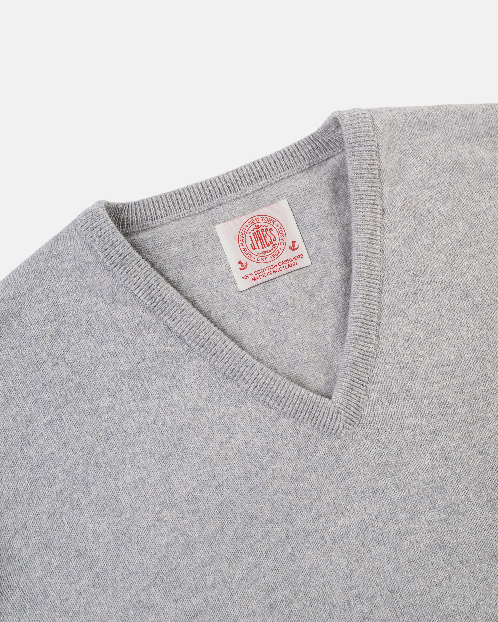 Made-in-Scotland Light Grey Cashmere V-neck Sweater