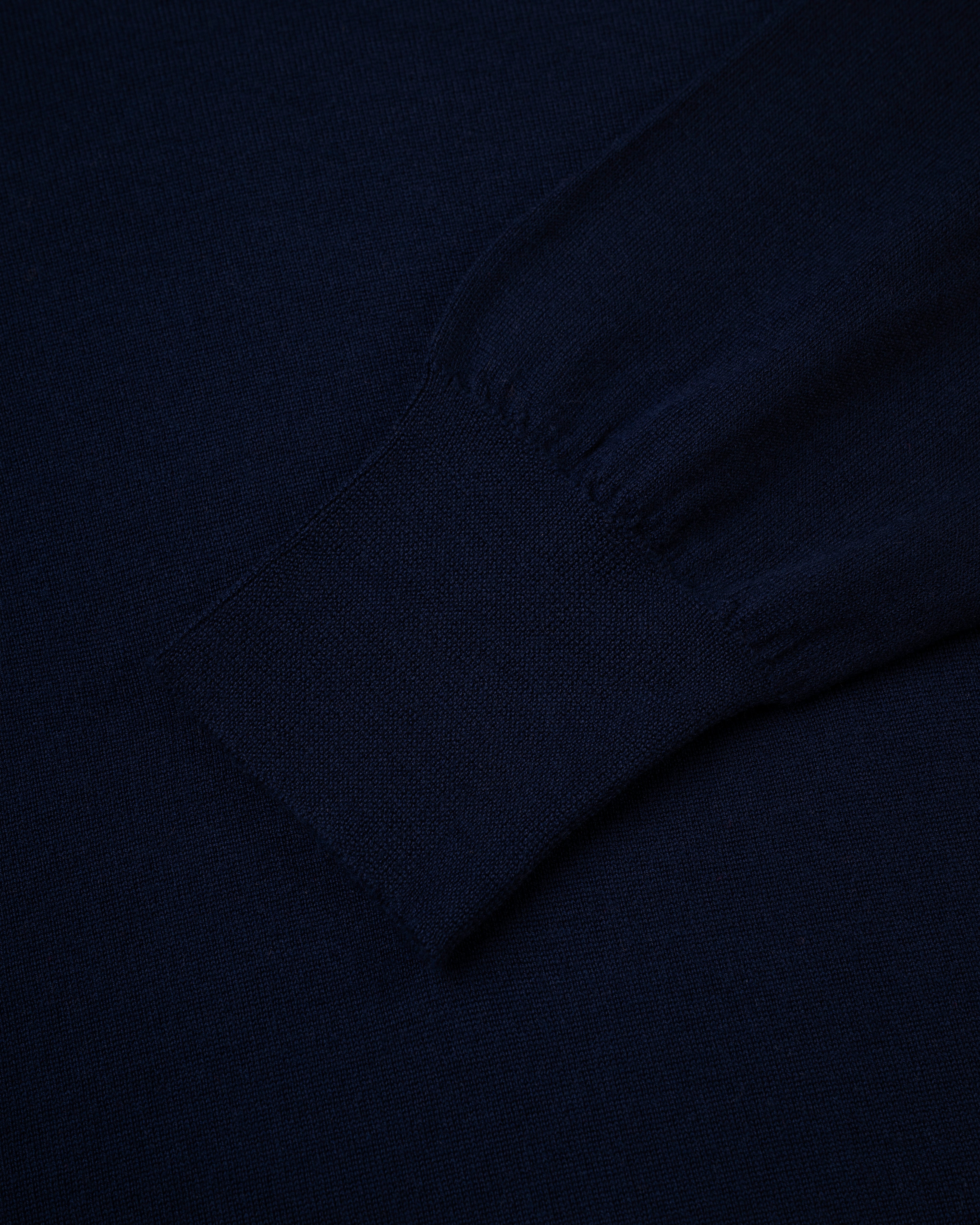 Made-in-Scotland Navy Superfine Merino Wool Sweater