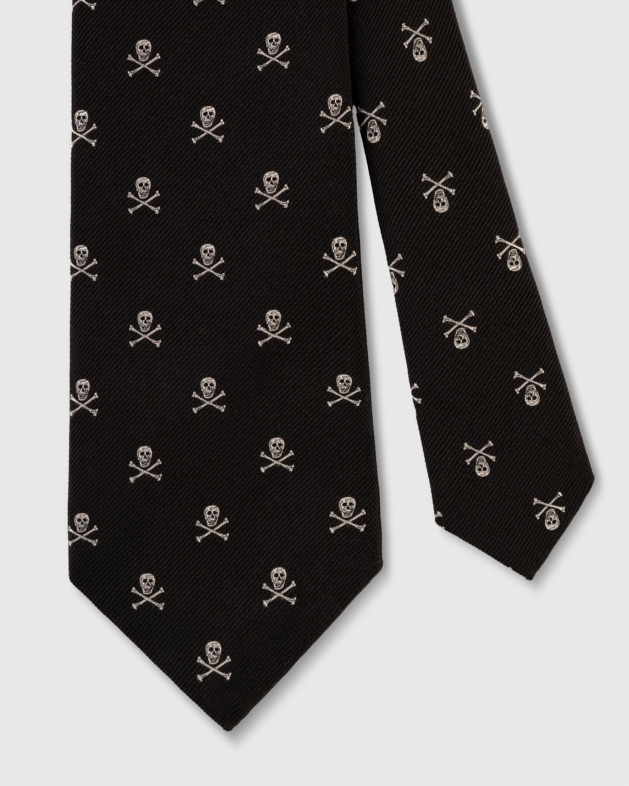 Made-in-UK Black Skull and Bones Club Tie