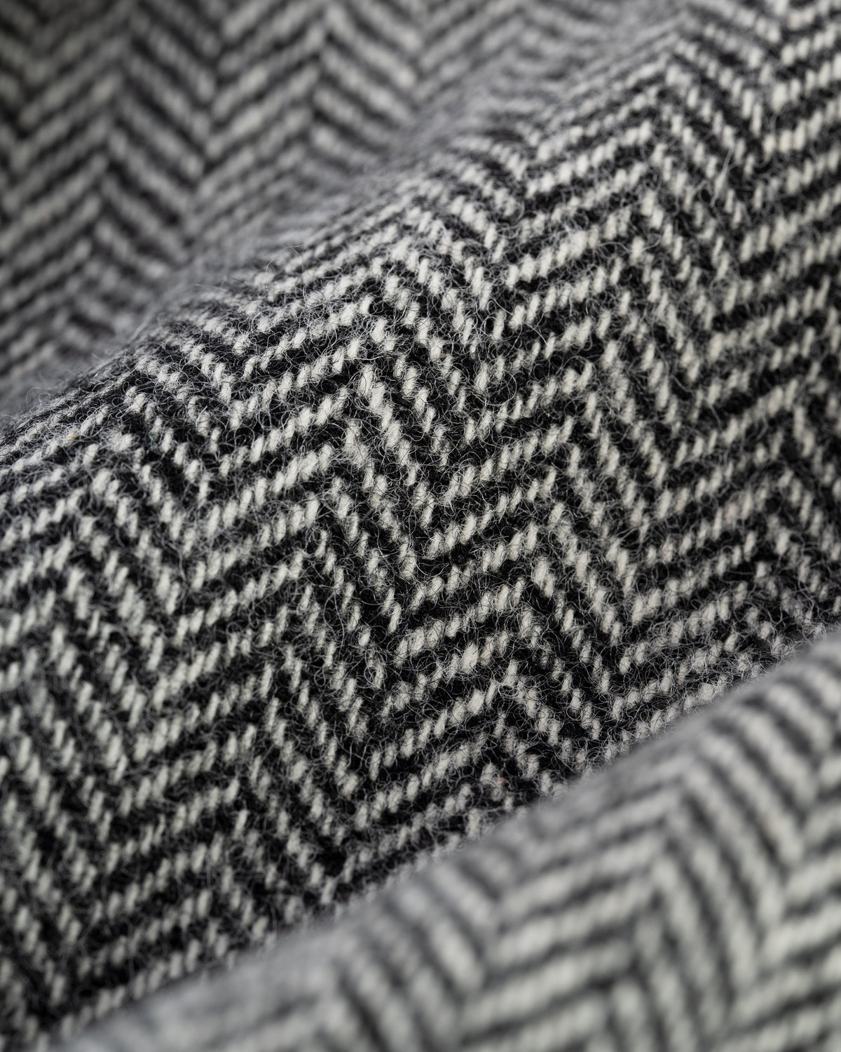 Black & White Herringbone Shetland Wool Sport Coat