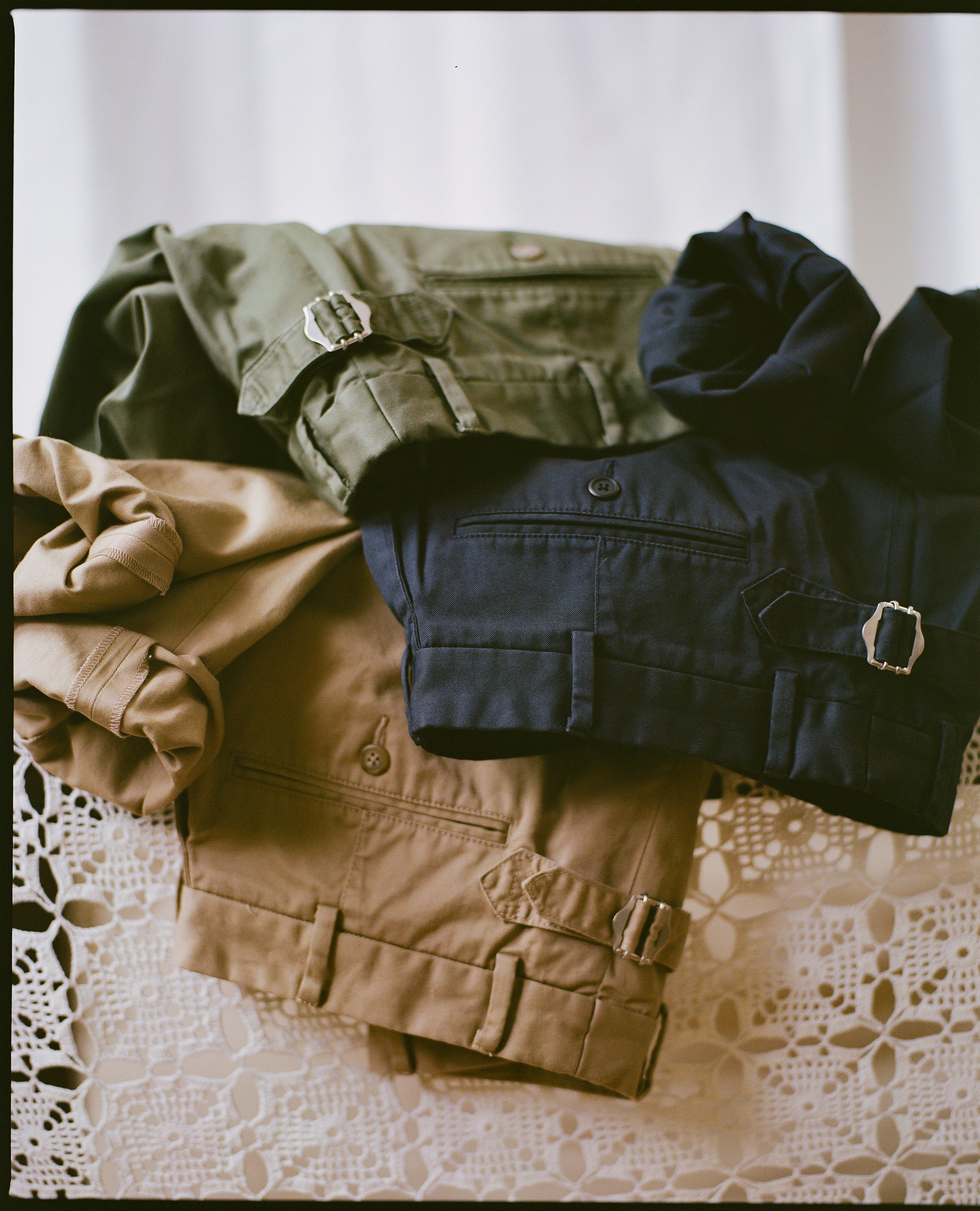 COTTON CINCH-BACK CHINO PANTS - KHAKI