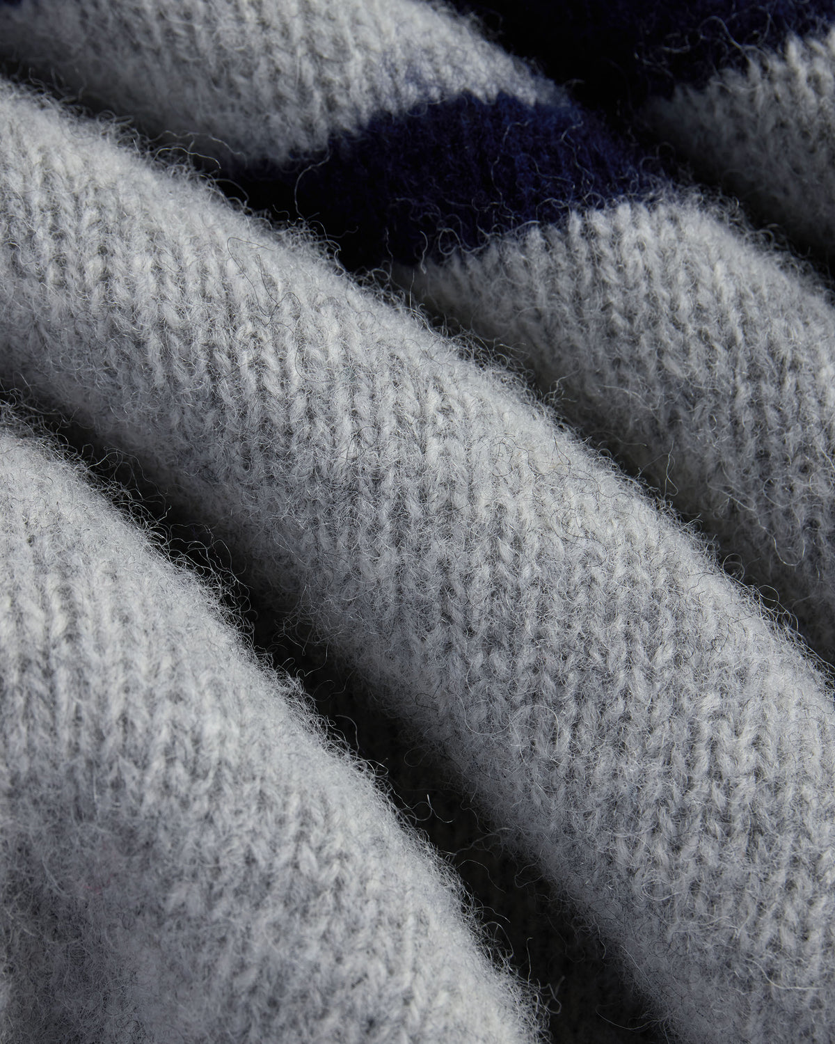 Made-in-Scotland Grey Chest Stripe Shaggy Dog Sweater - Trim Fit