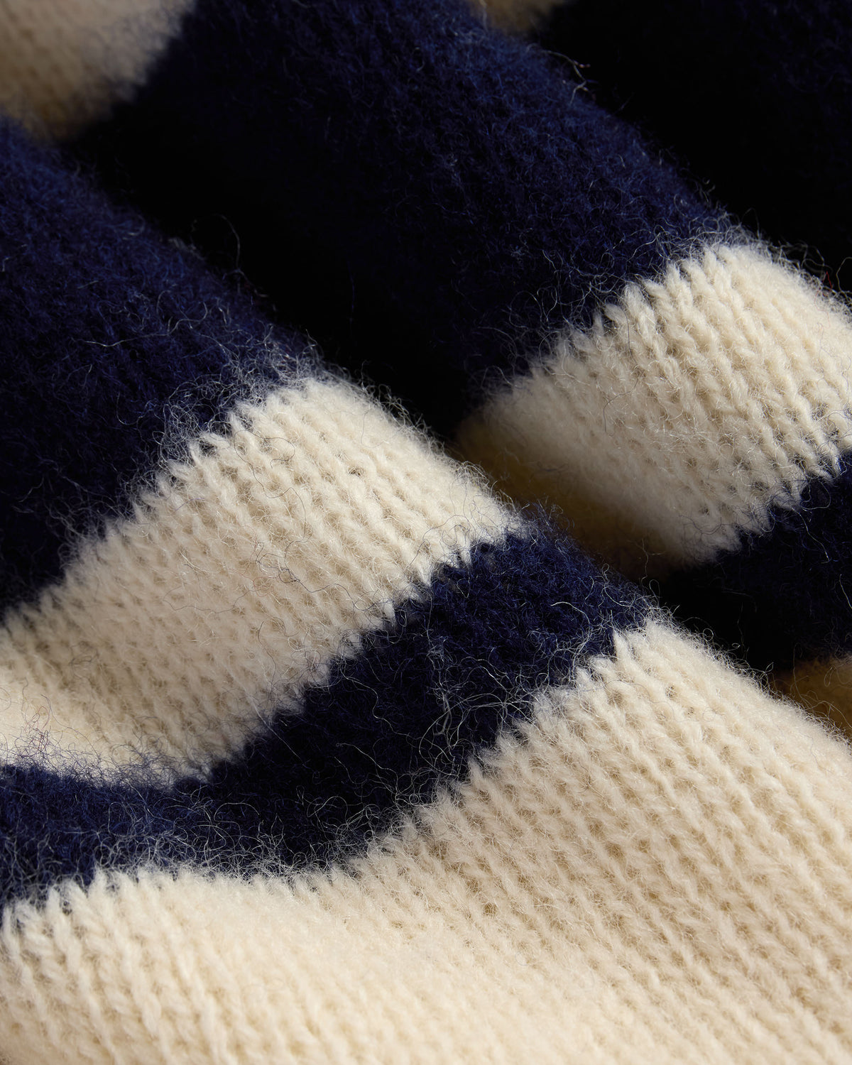 Made-in-Scotland Natural Chest Stripe Shaggy Dog Sweater - Trim Fit