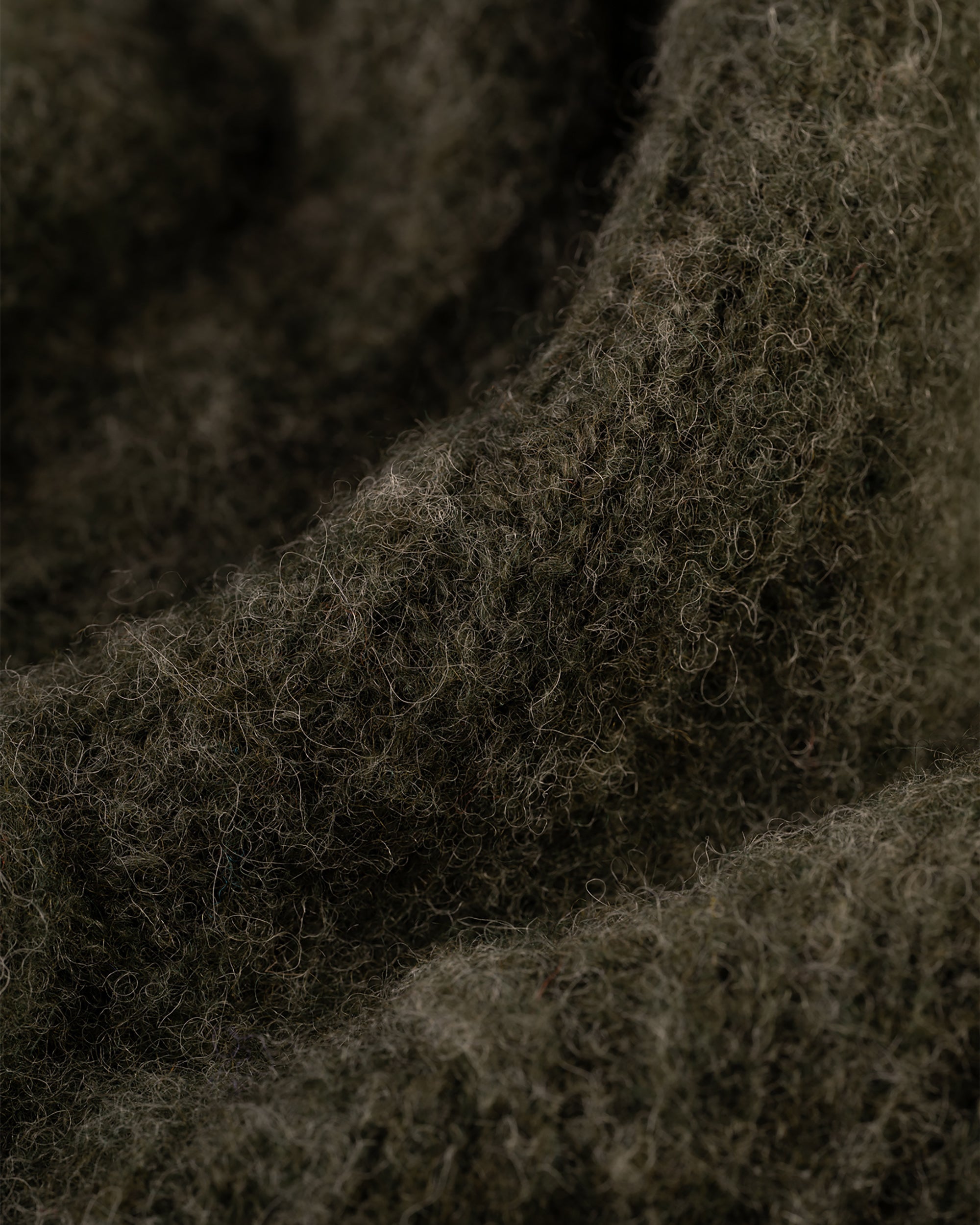 Made-in-Scotland Dark Green Shaggy Dog Cable Knit Sweater - Classic Fit