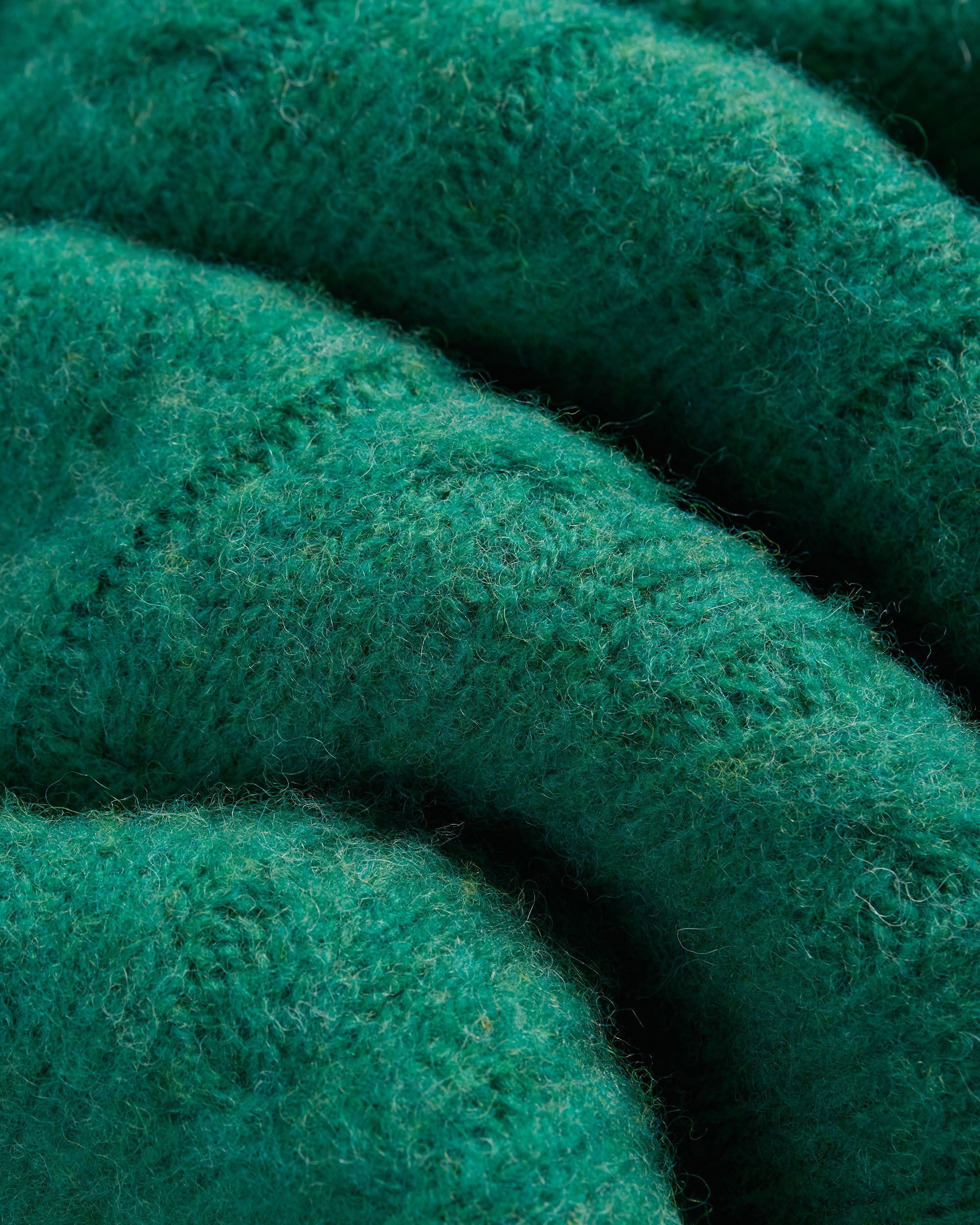 Made-in-Scotland Kelly Green Shaggy Dog Cable Knit Sweater  - Classic Fit