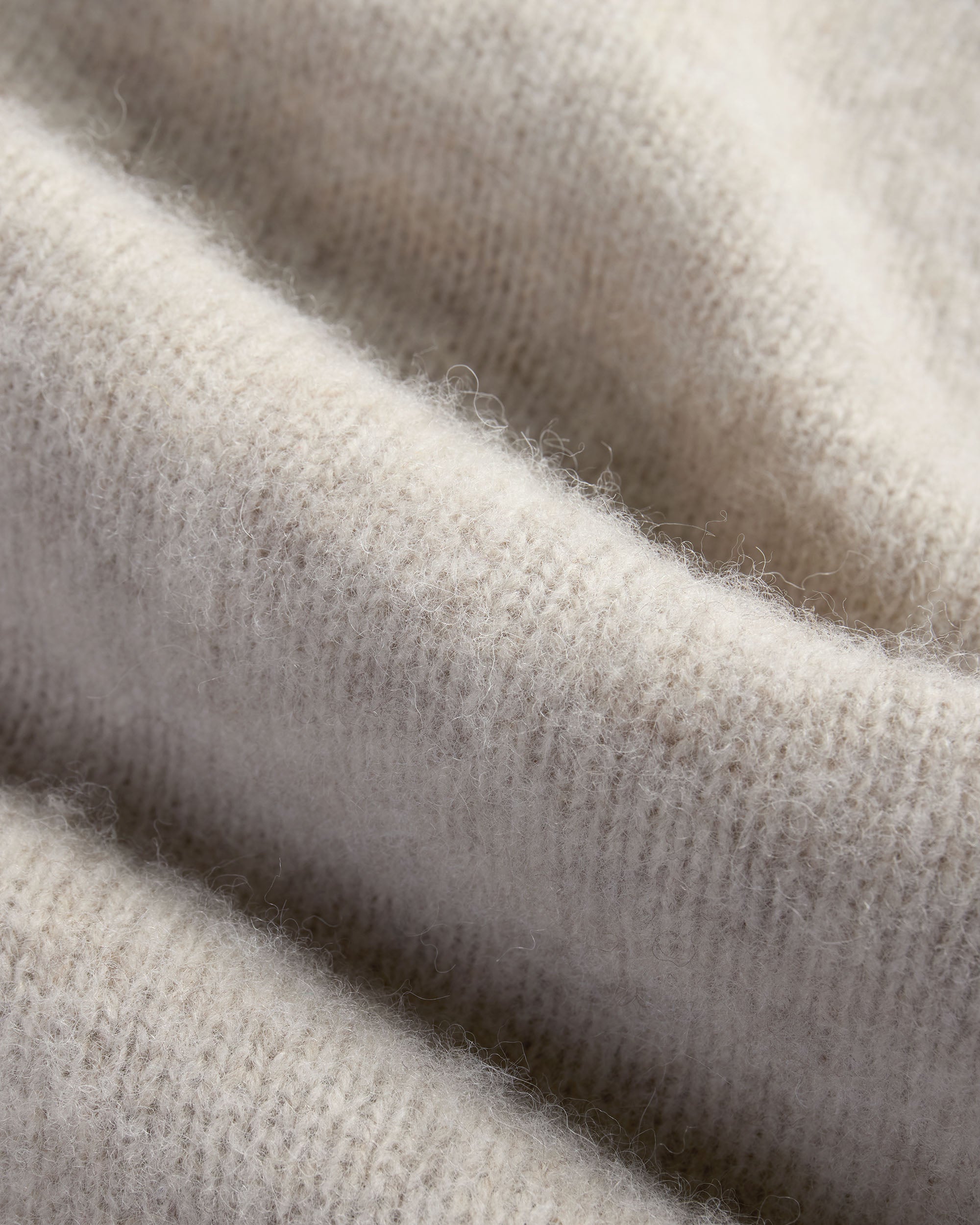Made-in-Scotland Women's Light Grey Shaggy Dog Sweater