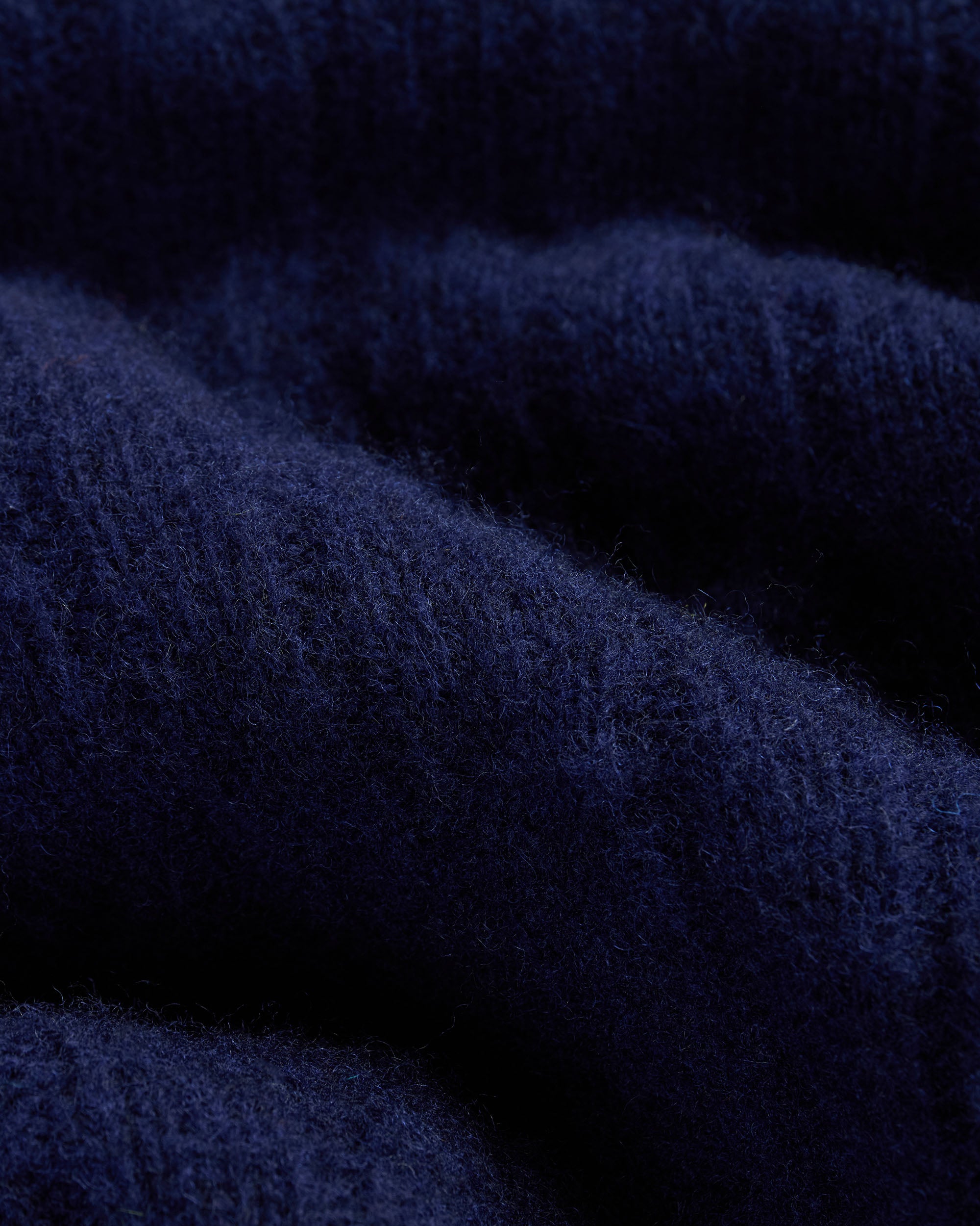 Made-in-Scotland Navy Shaggy Dog Cable Knit Sweater  - Classic Fit