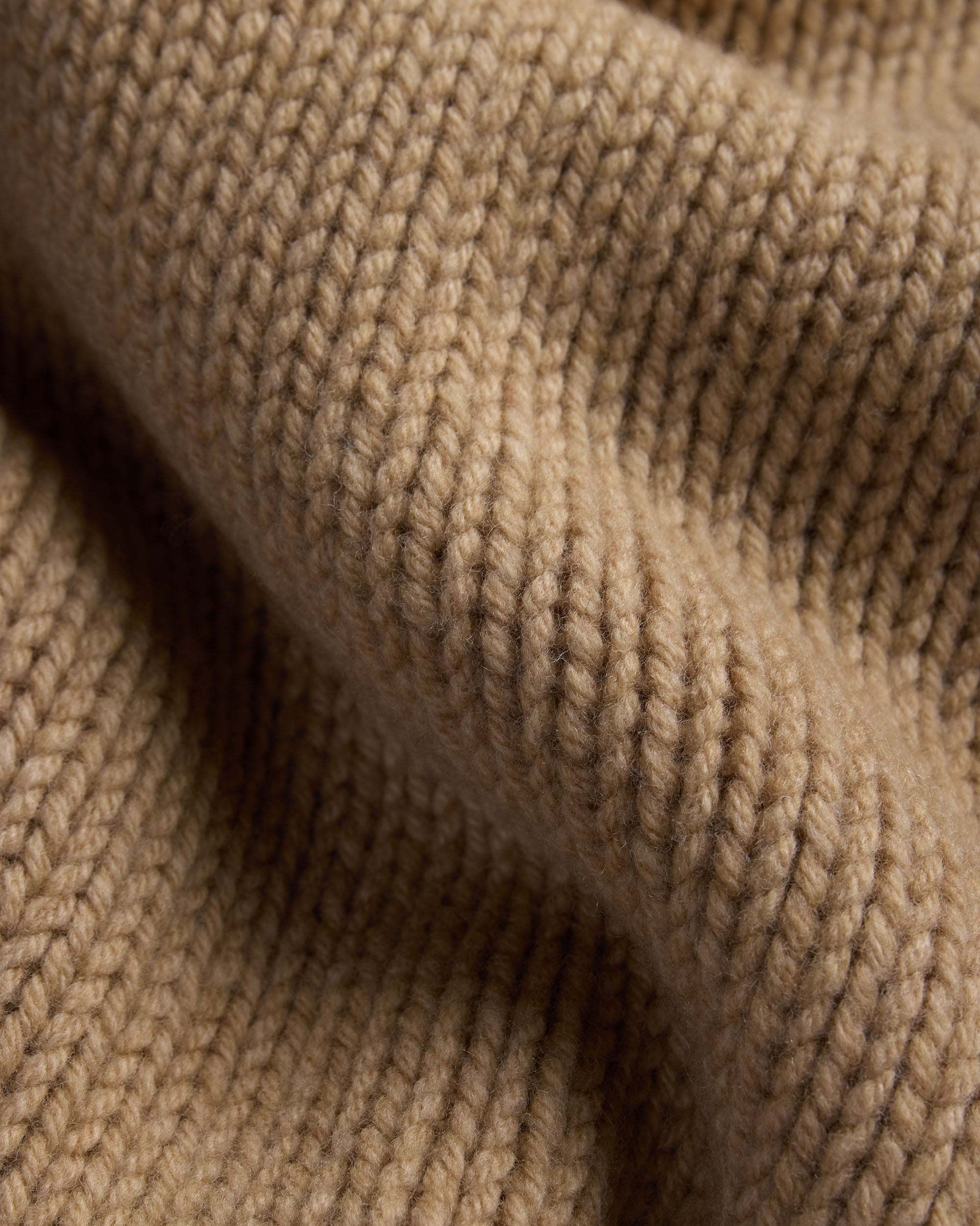 Made-in-Scotland Camel Lambswool Turtle Neck Sweater