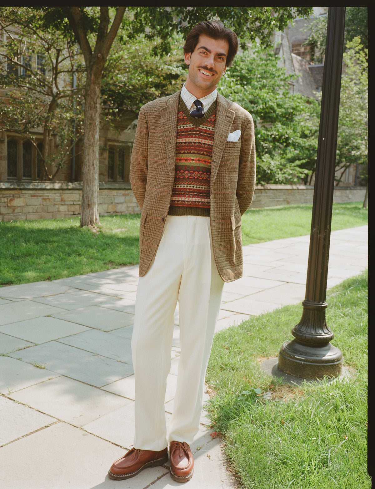 Made-in-Canada White Wool Flannel Pleated Trouser