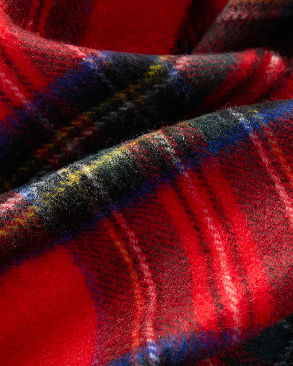 Made-in-Scotland Royal Stewart Cashmere Muffler