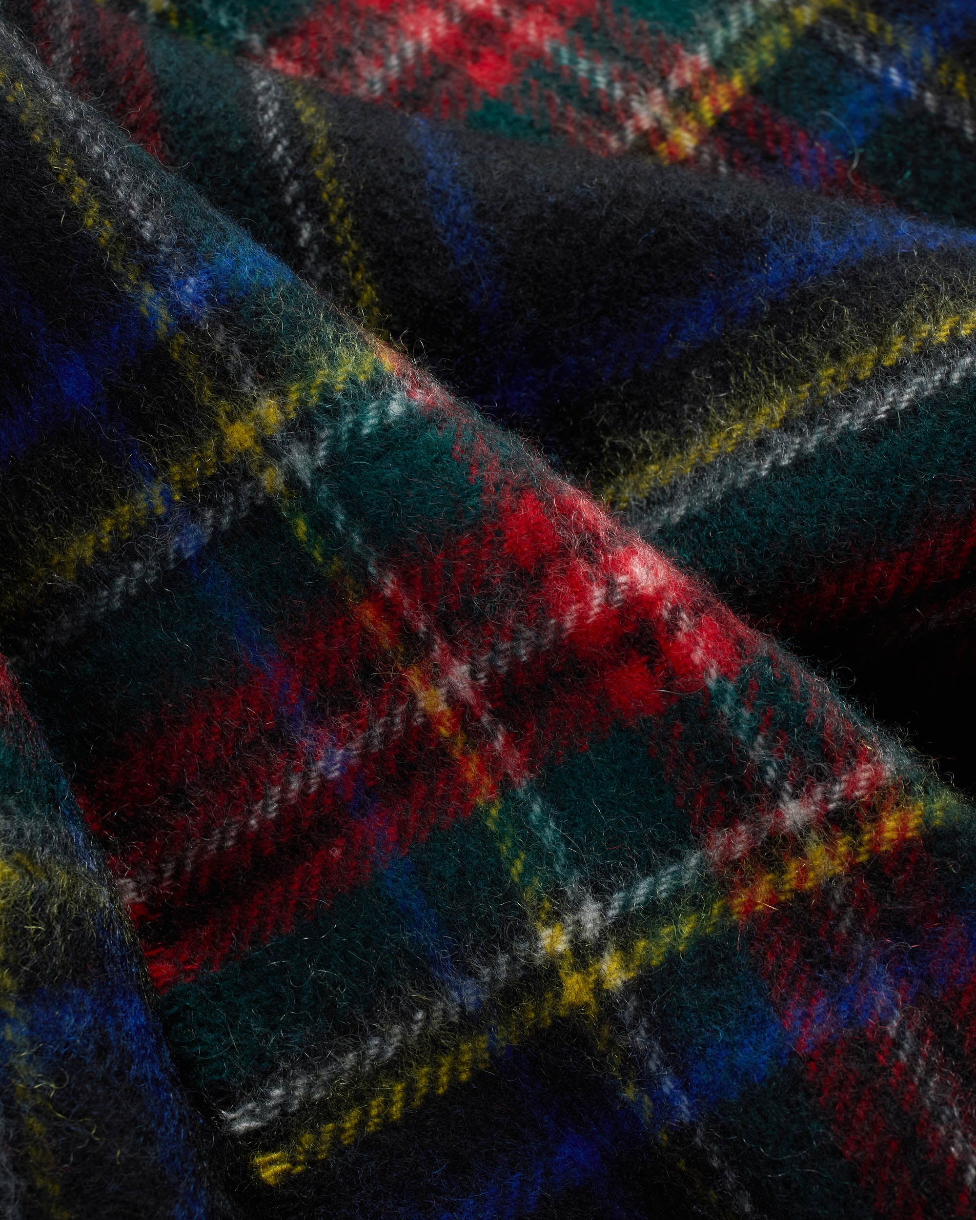 Made-in-Scotland Black Stewart Cashmere Muffler