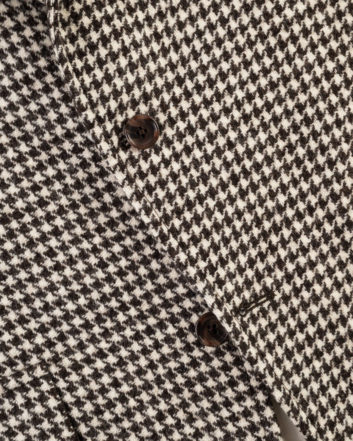 Made-in-Canada Black & White Houndstooth Pure Cashmere Sport Coat