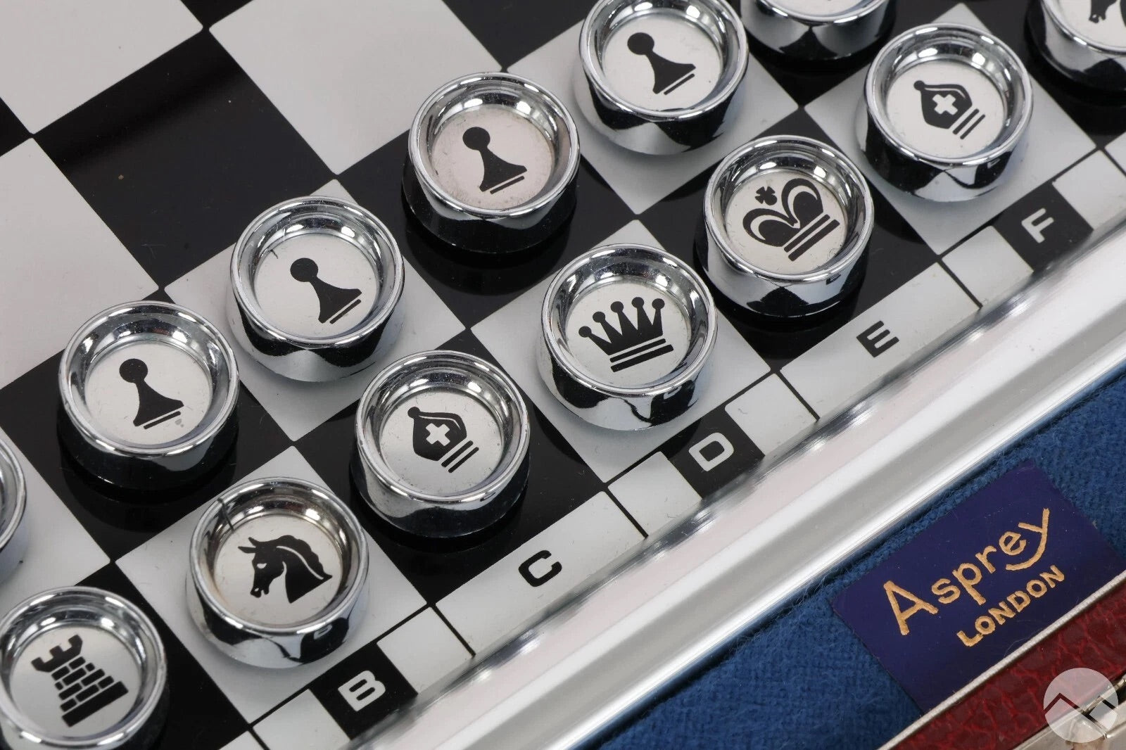 Asprey & Co London Magnetic Chess Set In Case 1980 Trustees Duke Edinburgh Fund